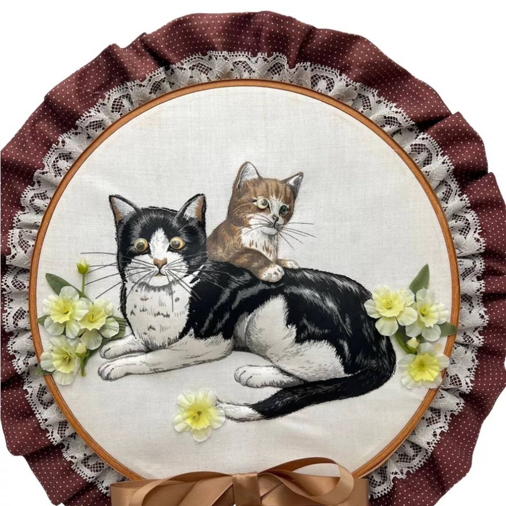 Folk Art Cat Wall Hanging W Google Eyes Handmade 3D Fabric Decor W Flowers 80’s